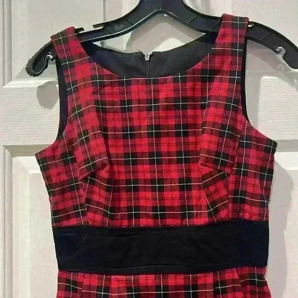 B.Smart. Tartan Plaid sheath dress. Size 3/4 - Picture 2 of 4